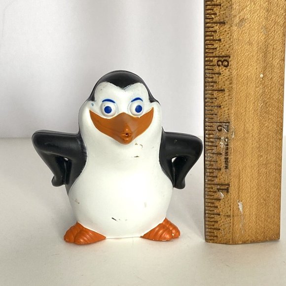 2014 Penguins of Madagascar PRIVATE PENGUIN # 6 McDonalds Happy Meal Toy - Picture 9 of 11